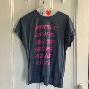 Super comfortable under armor T-shirt